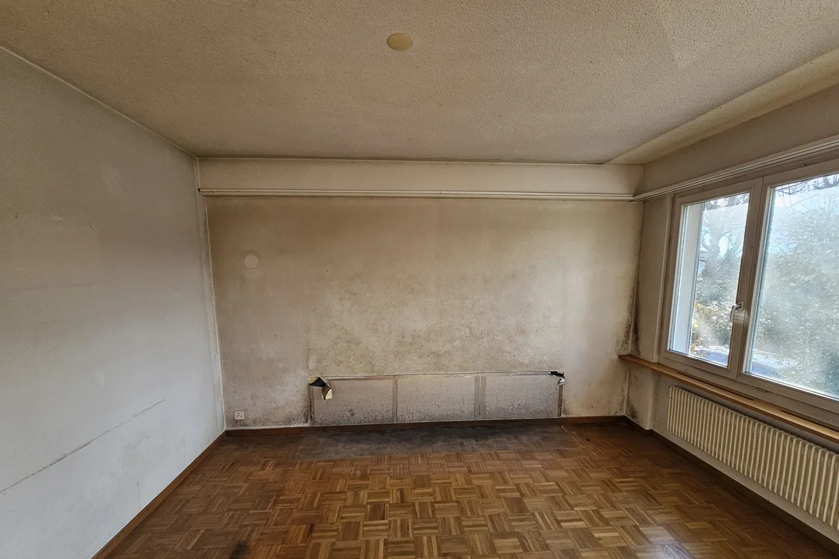 Hombrechtikon2025-Swiss Renovation GmbH Schimmelsanierung, Innendämmung, Wärmepumpe und Open-Space-Konzept: Swiss Renovation transformierte ein Einfamilienhaus aus 1960 in Hombrechtikon.