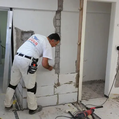 Mauer-Arbeit